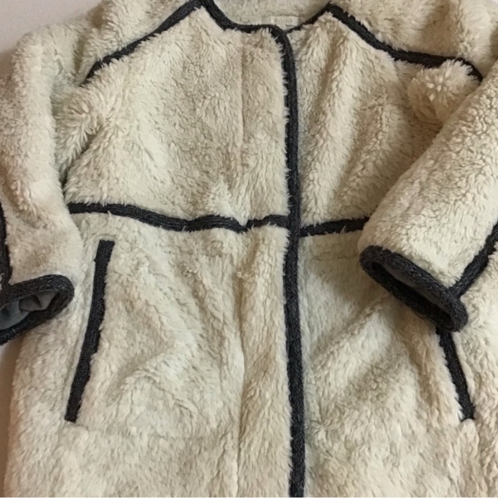 Chloe girls size 3